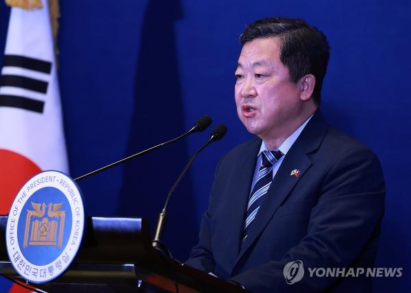 Park Chun-seop, a senior presidential aide on economic affairs, talks about President Yoon Suk Yeol's state visit to the Philippines during a press briefing in Manila on Oct. 6, 2024. (Yonhap)