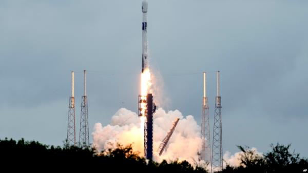 SpaceX猎鹰9号火箭于2024年10月7日从佛罗里达卡纳维拉尔角升空，携带一艘欧洲宇宙飞船前往小行星。